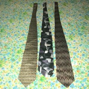 4/$10🌻🌻 2 Carlos devenezia silk ties +bonus tie